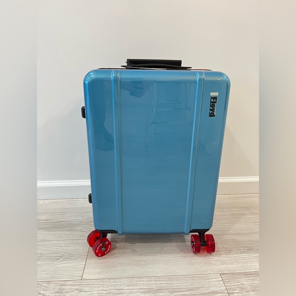 Floyd cabin luggage